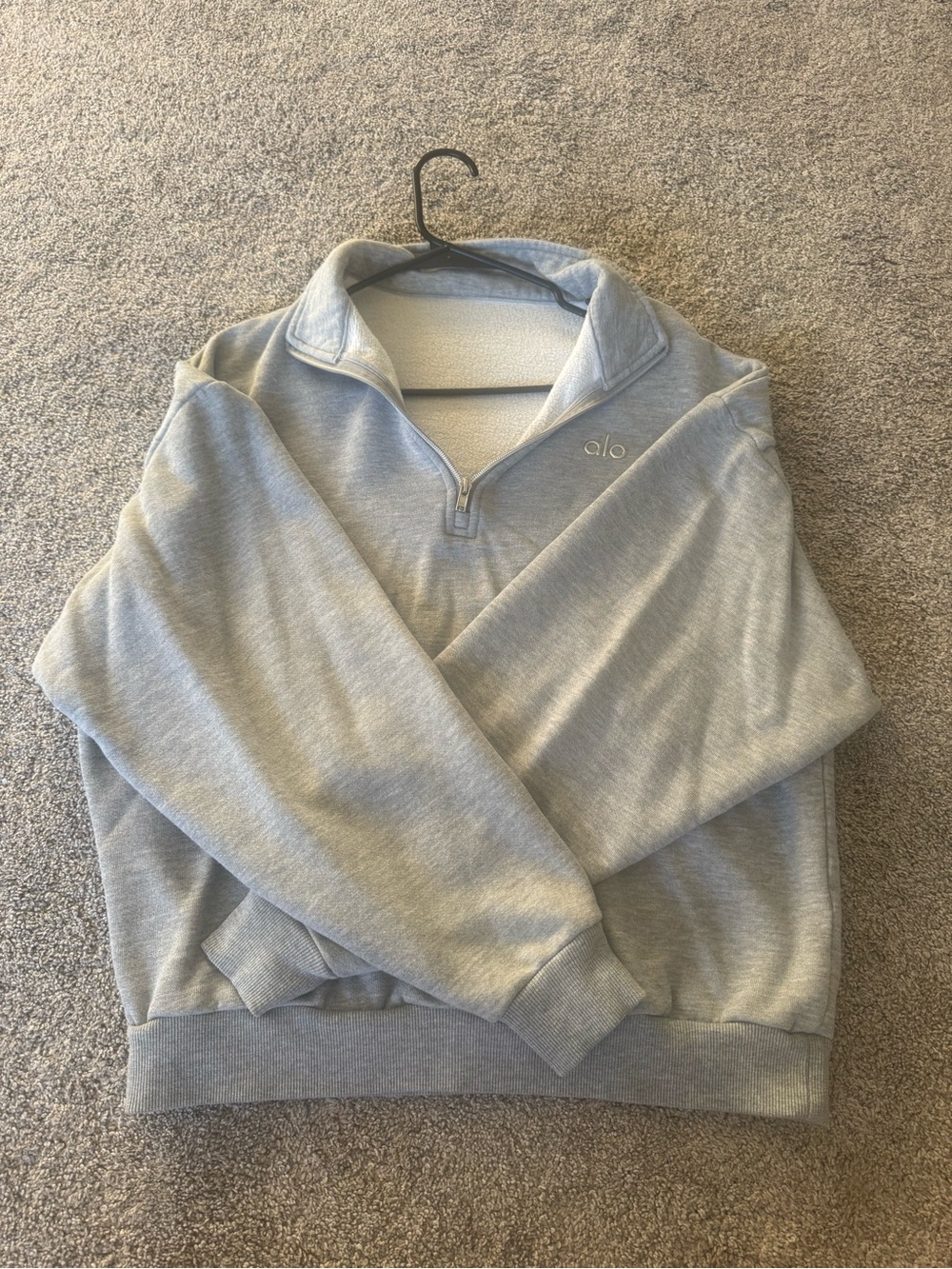 ALO Yoga Men’s Light Gray Half-Zip Sweatshirt